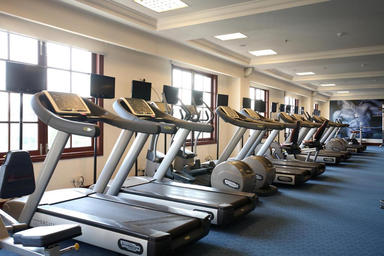 Dlf Club 3 Hotel Gurgaon Ngoại thất bức ảnh