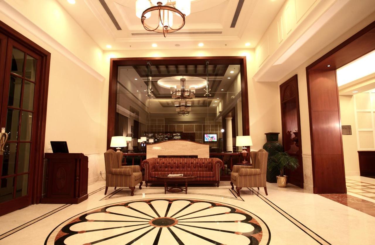 Dlf Club 3 Hotel Gurgaon Ngoại thất bức ảnh
