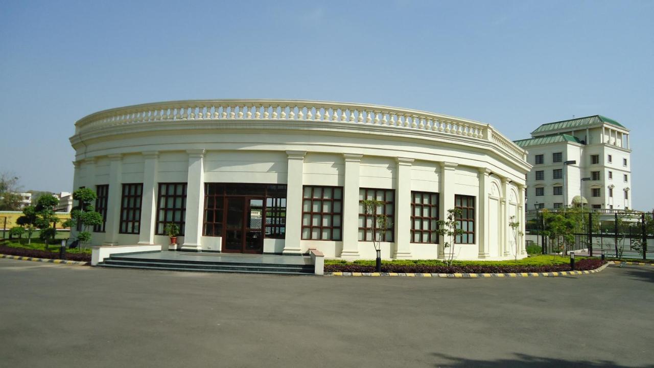 Dlf Club 3 Hotel Gurgaon Ngoại thất bức ảnh