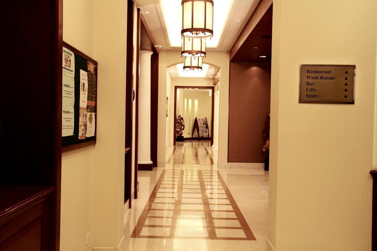 Dlf Club 3 Hotel Gurgaon Ngoại thất bức ảnh