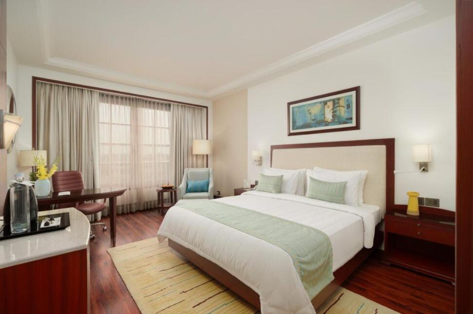 Dlf Club 3 Hotel Gurgaon Ngoại thất bức ảnh